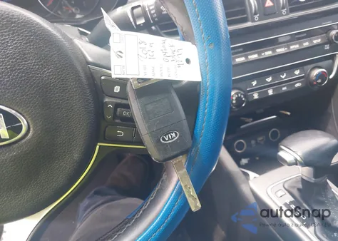 2018 Kia Optima S z USA, uszkodzony, nr VIN 5XXGT4L34JG204299